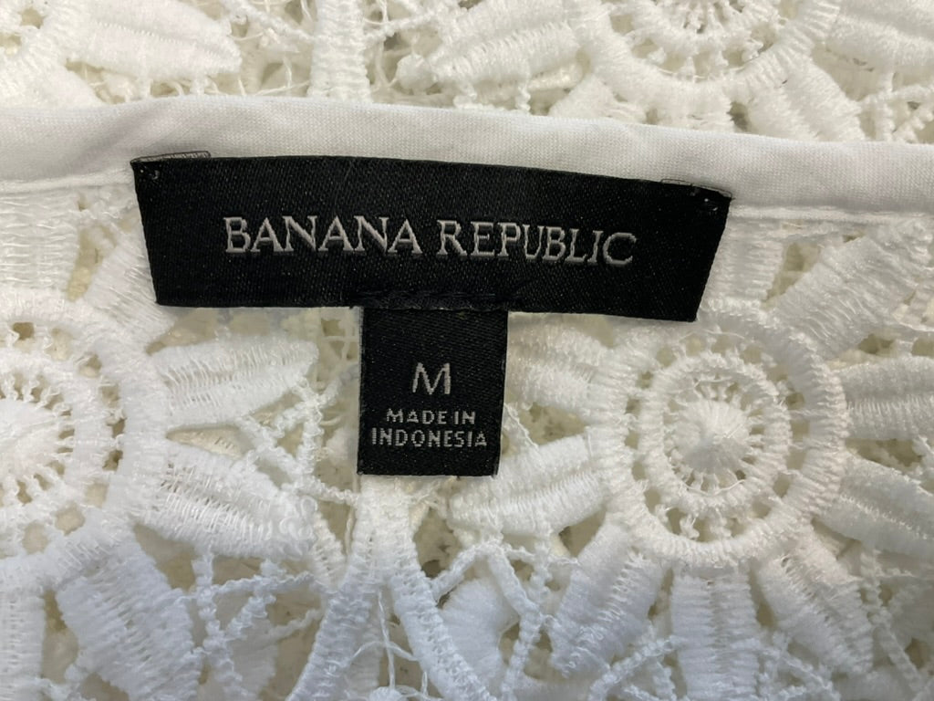 Banana Republic Short Sleeve White Medallion Lace Shirt, Size M