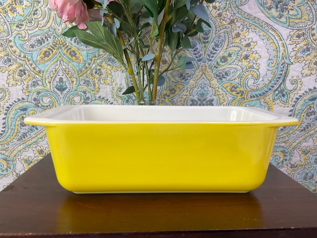 Pyrex Yellow Loaf Dish Ovenware #913
