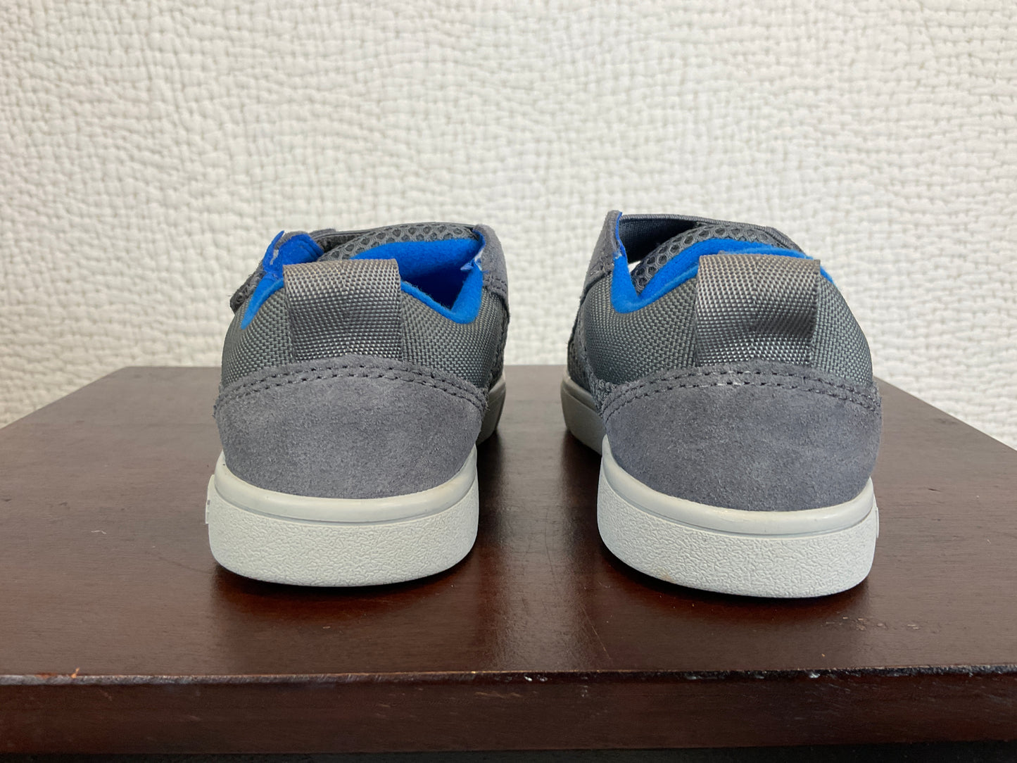 UGG Toddler Rennon Low Top Sneaker, Size 7