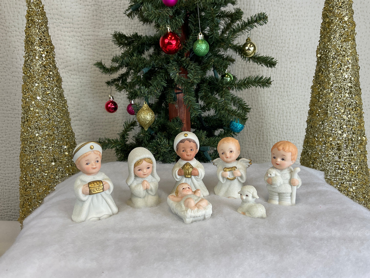 Homco Porcelain Nativity Set, 7 Pc