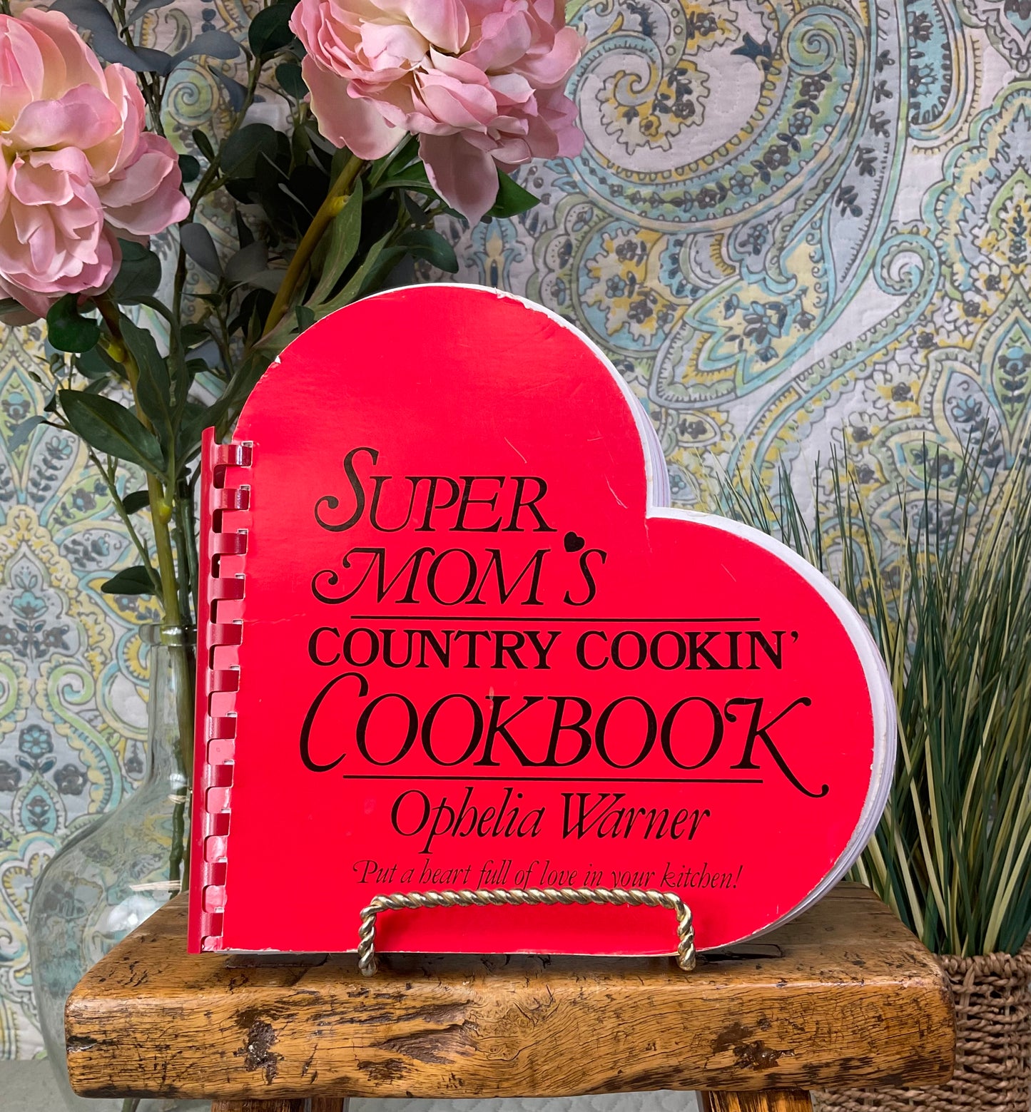 Super Mom's Country Cookin' Cookbook by Ophelia Warner
