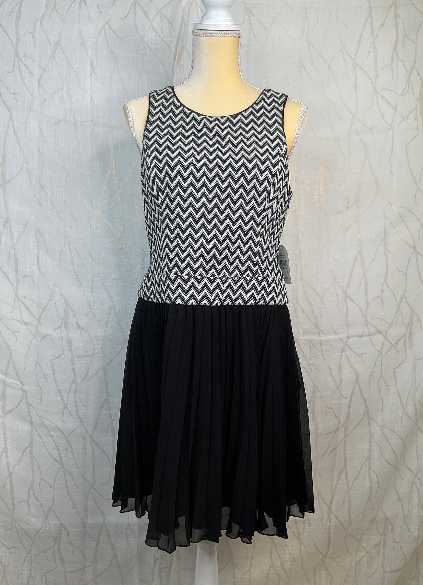 Jessica Simpson Black & White Dress, NWT, Size 8