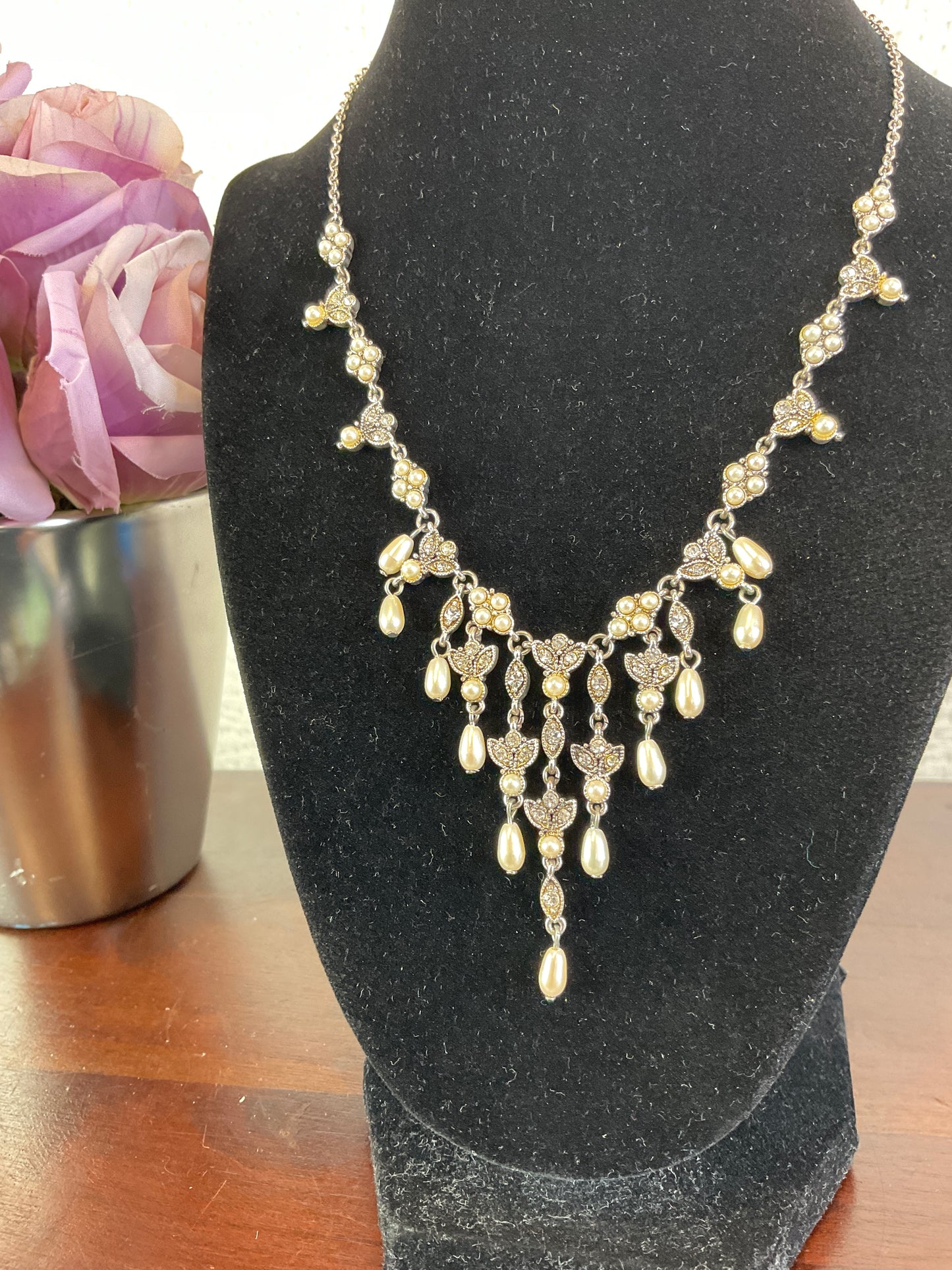 Floral & Pearl Necklace