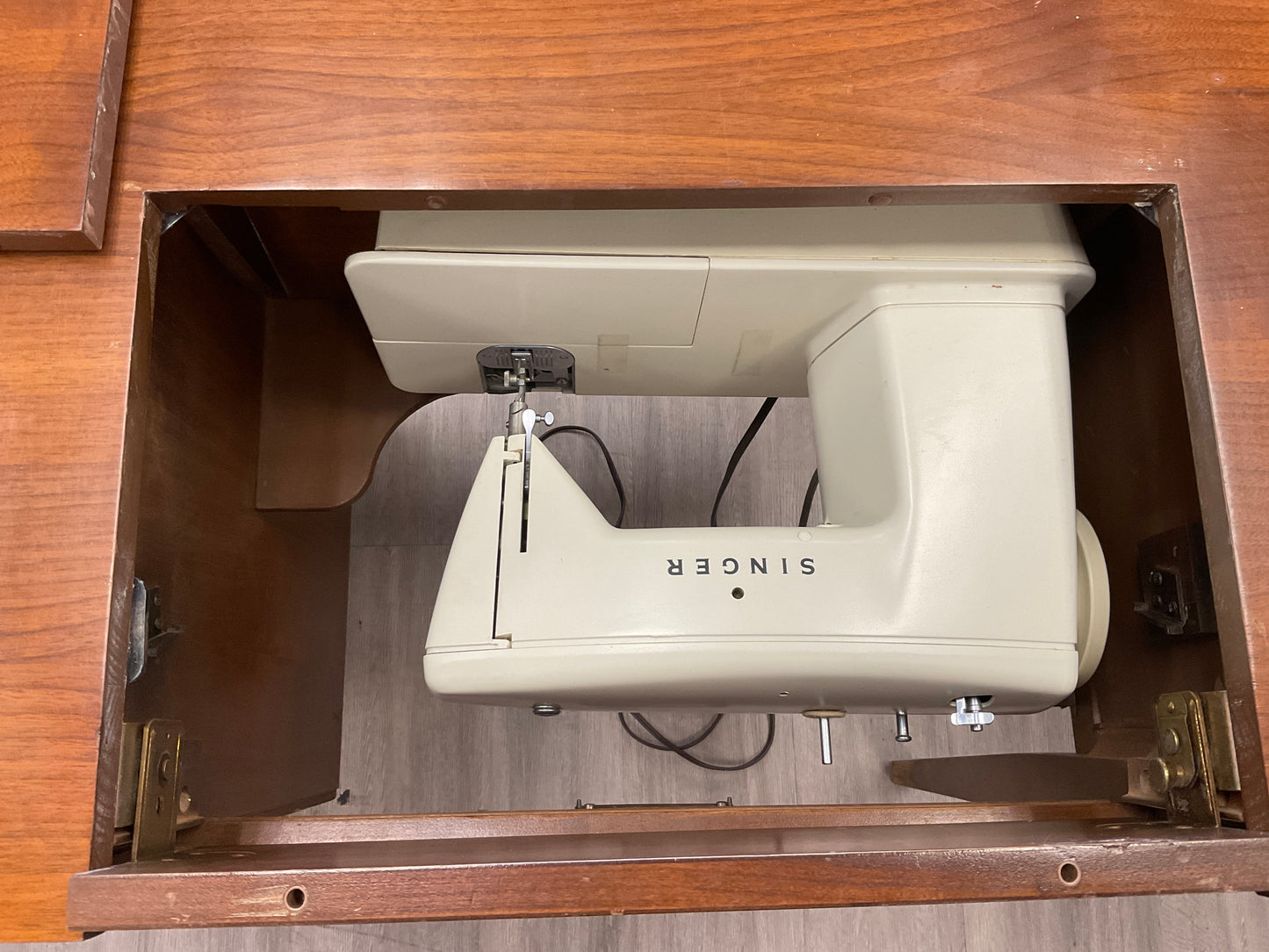 Singer Stylist 776 Sewing Machine and Desk